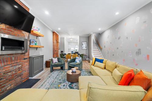 Lower Lawrenceville Casa | 3BD with Rooftop & BBQ - 7Mins to Downtown Pittsburgh