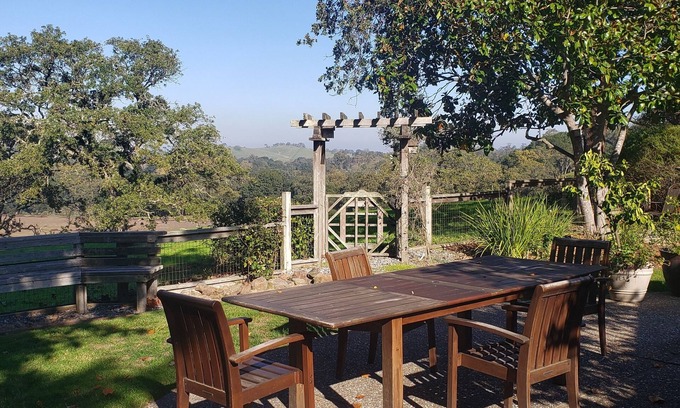 Ladera Casa | 3BDR, 2BA, near Stanford, overlooking a horse farm in beautiful Portola Valley.