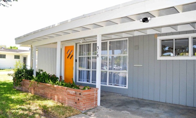 Bay Area Casa | 3BDR+Central+PetsOK+Yard+BBQ+LamarPark