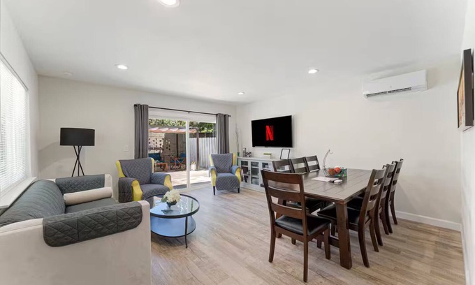 Monrovia Casa | 3Bed 2Ba l DTLA l Hollywood l Disneyland l Free Parking
