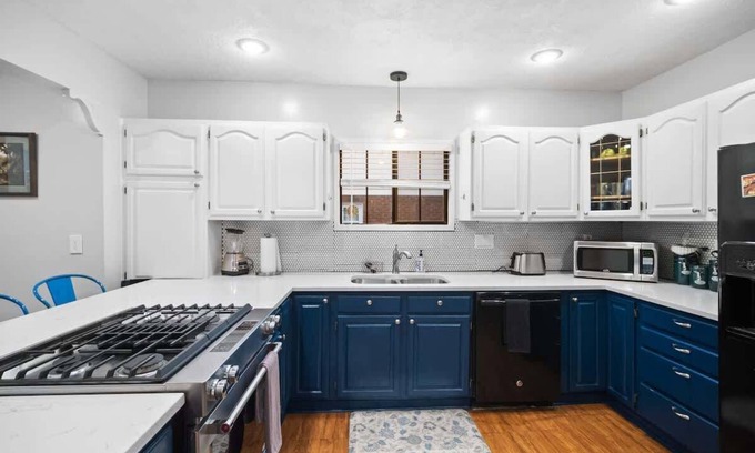 Spokane Casa | 3bed/2bath-Audubon Park w/garage& Wifi