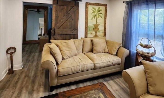 Central Oakland Park Casa | ◈ 3Bed/3Bath ◈ Heated Pool ◈ <10 Mins from Beach