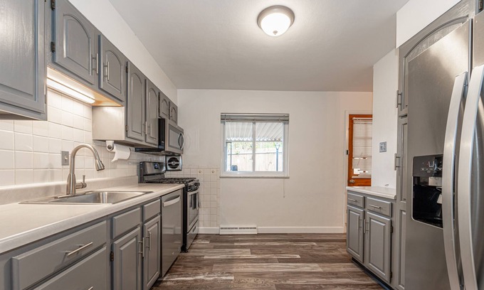 St. Louis Casa | 3Bedroom/1.5Bath Close to Local Hospitals