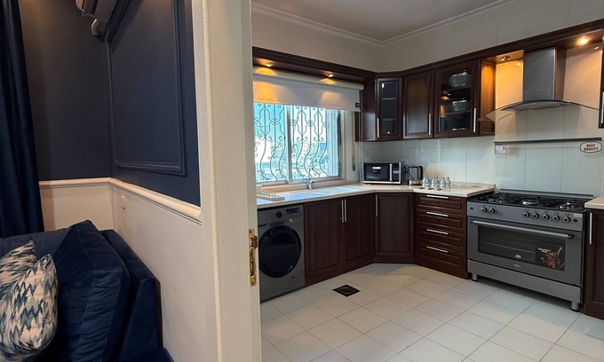 Amman Apartamento | 3bedroom Aprt of 200sqm Near Movenpick Hotel Amman