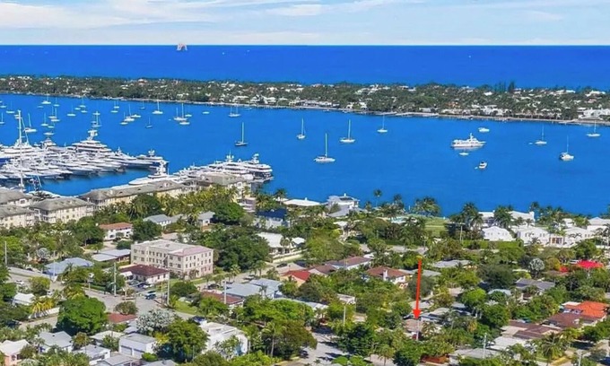 Old Northwood Historic District Casa | 3Bedroom home w/ Hot Tub, Downtown West Palm Beach across from Palm Beach Island