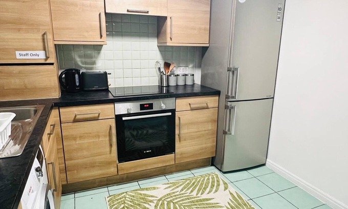 Liverpool Casa | 3bedroom- Near to Station-private Garden-wifi