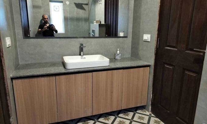 Dharampur Apartamento | 3BHK fully furnished apartment in tranquil Dharampur with stunning mountain view