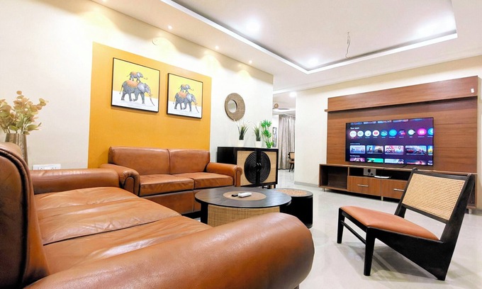 Banjara Hills Apartamento | 3bhk in Banjara Hills. Close to Rainbow Hospital, LVPEI, Virinchi Hospital,