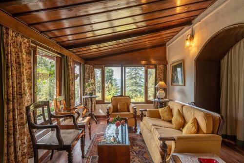 The Mall Road Villa | 3BHK Villa near Company Garden Lyn Eden