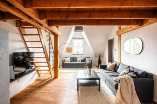 Hradec Kralove Apartamento | 3BR 2,5Bath Luxurious BIG Family Penthouse & VIEWS