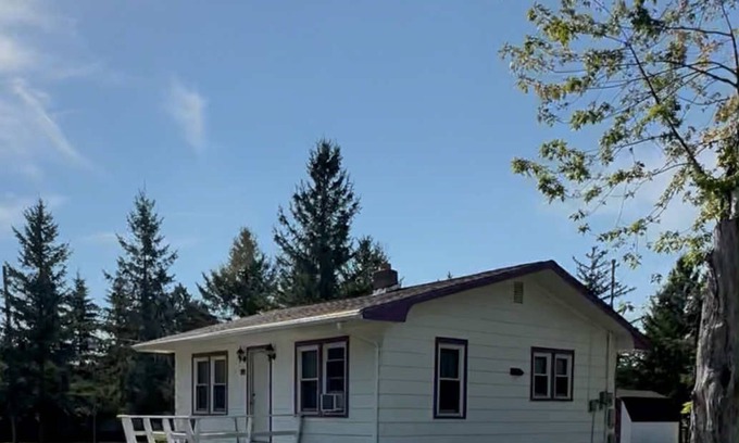 Cass Lake Casa | 3BR/2B charming Cass Lake home with a long paved driveway with outside outlet!!!