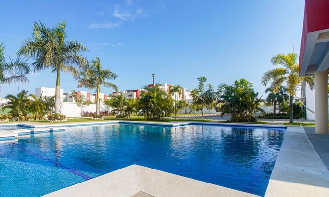 Acapulco Otro | 3BR + 2BA | Casa Puerta al Sol con Club de Playa