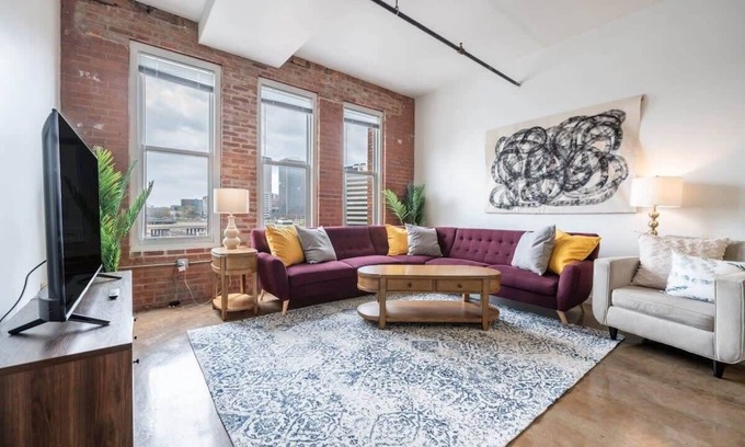 Crossroads Arts District Apartamento | 3BR/2BA Iconic Lux Loft With Gym