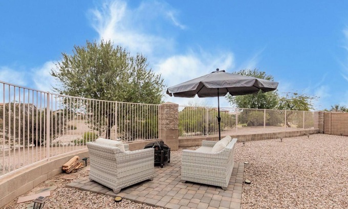 Maricopa Casa | 3BR & 2Bath with Golf Course Views