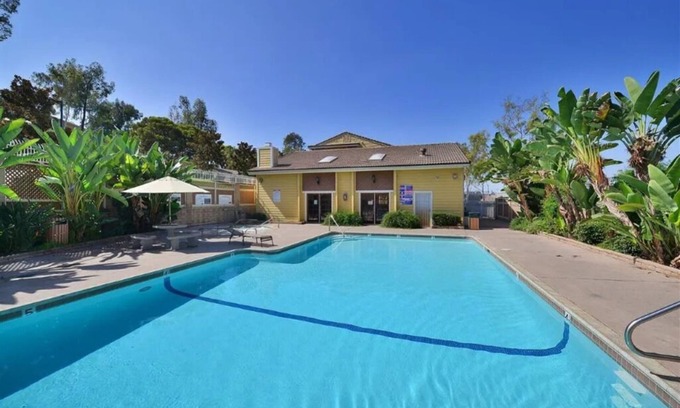 Chula Vista Condominio | Spacious 3BR Family Home: Free Pool/Tub & Parking