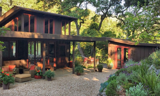 Carmel Valley Casa | Retiro de 3 habitaciones / 3 baños Wine Country en 5 acres en Sunny Carmel Valley, CA