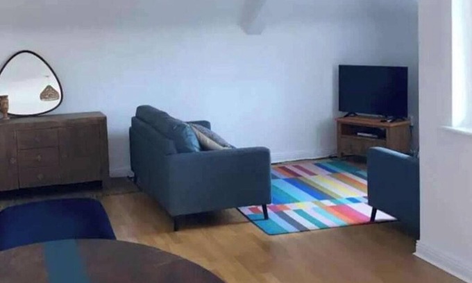 Athy Apartamento | 3BR Apartment - Sleeps 7 - Free Parking - Athy