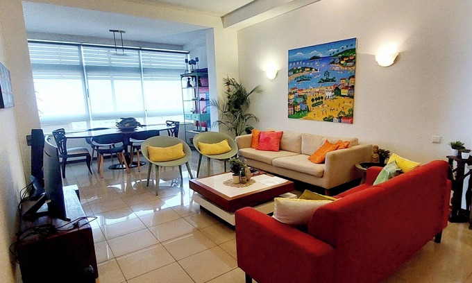Luanda Apartamento | 3BR Bayfront, Safe & Vibrant!