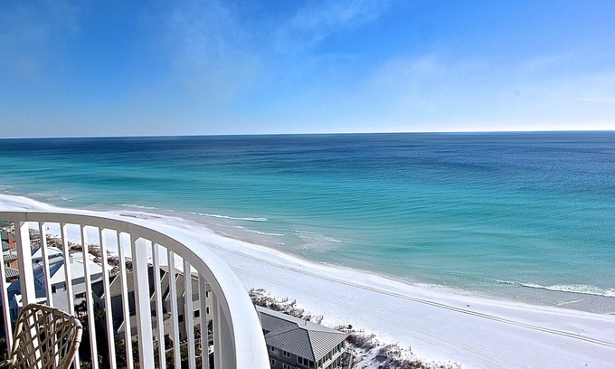 Gulf Pines Condominio | 3BR Beachfront Condo at Hidden Dunes! Pool, Hot tub, Beach Views from Balcony