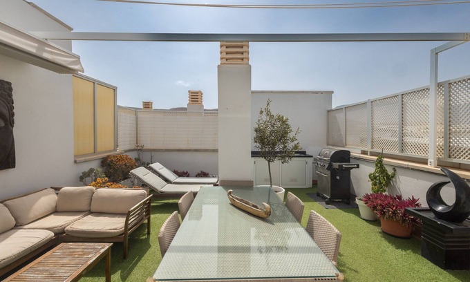 Sardina Apartamento | 3BR Buddha Penthouse - Solarium & Pool