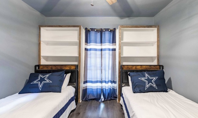 North San Antonio - SAT Casa | 3BR Charming House with BBQ & Near Pearl District