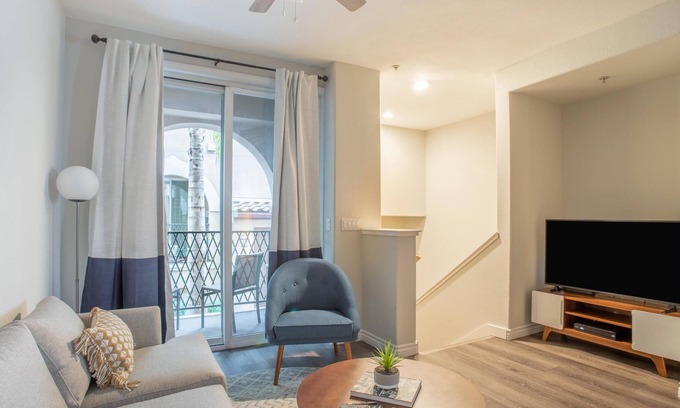 Milpitas Apartamento | 3BR Condo in Milpitas + Parking
