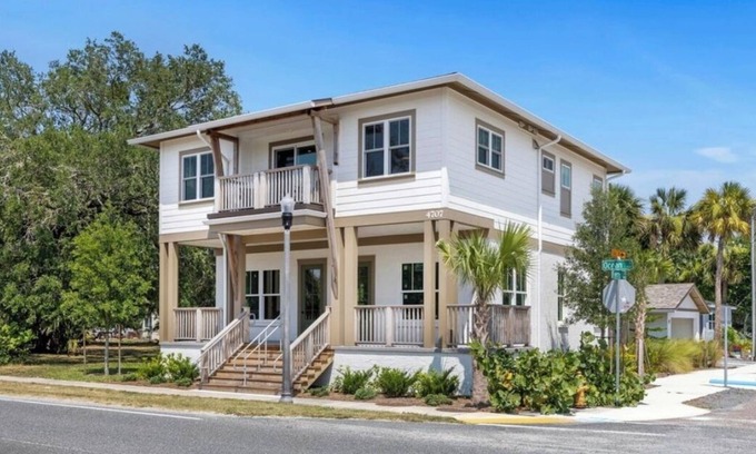 Mayport Casa | 3-bdrm 2nd floor in Jacksonville-Mayport Village on St John's River & near beach