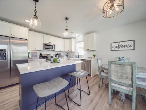 Mount Holly Casa | 3BR Cozy Mt. Holly River Retreat USNWC Fire Pit