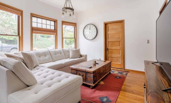 Goose Hollow Casa | 3BR Craftsman Vintage Charm Great Location