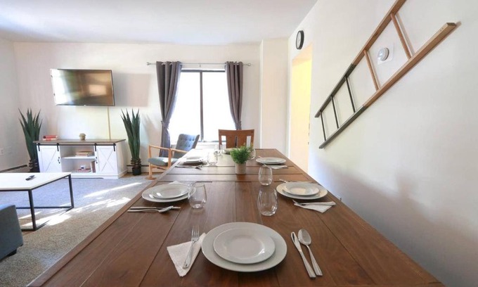 Arborview Neighborhood Casa | 3BR Duplex, Easy Walk to Downtown Ann Arbor