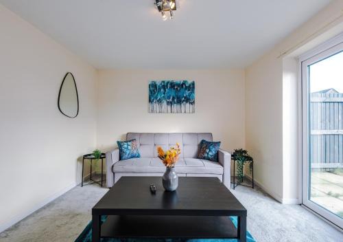 Belle Vue Casa | 3BR, Free Van Parking, Fast WiFi, Worksites