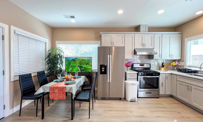South Sundale Casa | 3BR Fremont Home, Near Silicon Valley, Ideal for Families & Groups