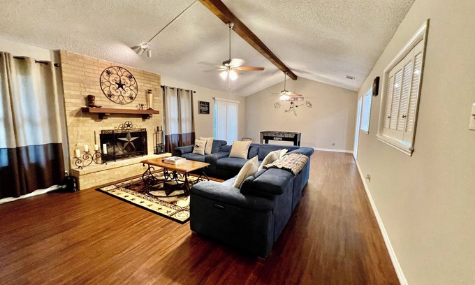 North San Antonio - SAT Casa | 3BR Furnished Retreat w/ Yard, BBQ & Fast Wi-Fi – San Antonio