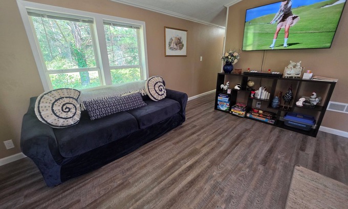Mayfield Casa | 3BR Home, King Bed, Arcade, Firepit, 2mi to Airport