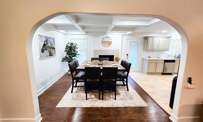 Cliftondale Casa | 3BR Home w/ Fast Internet & Work Space near Atlanta Airport Magnolia Hill House