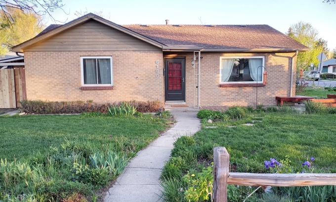 Barths Casa | 3BR House- Mountains or Downtown Denver in 15 min!