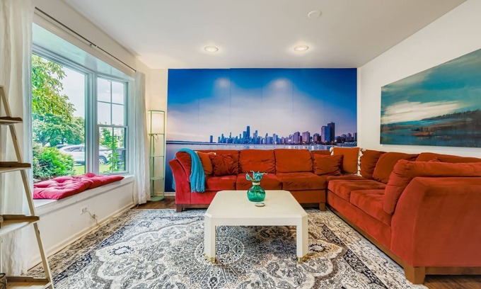 Lake Zurich Casa | 3BR House w/ Pickleball, Game Room, Foosball, Arcade, Darts & Grill