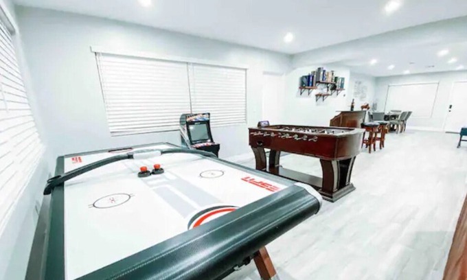 Driftwood Casa | 3br house with pool, golf ,game-room close to the Hard Rock and beach