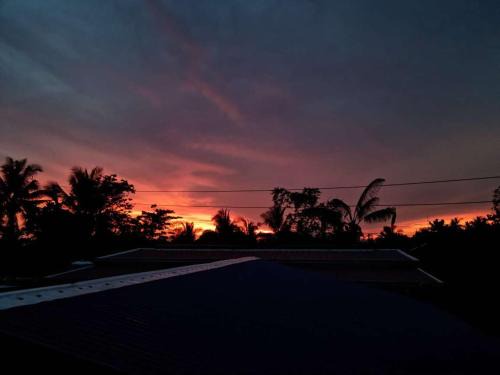 Pinamungajan Apartamento | 3BR House with Sunrise & Sunset View