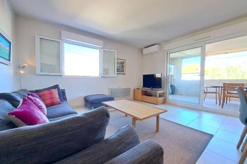 Riou - Petit Juas - Av de Grasse Apartamento | 3BR in Cannes with Swimming Pool Terraces Parking & AC - BENAKEY