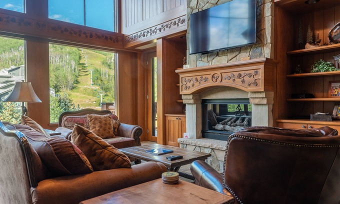 Beaver Creek Condominio | 3Bd + loft con acceso de entrada / salida de esquí y vistas panorámicas.
