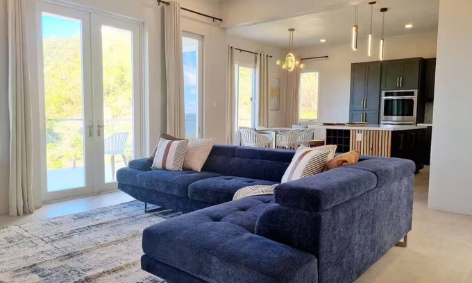 East End Casa | 3BR Luxury Escape / Near Beach/With Workspaces