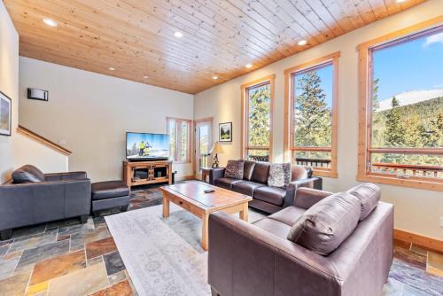 Breckenridge Casa | 3BR Mountain Retreat with Hot Tub