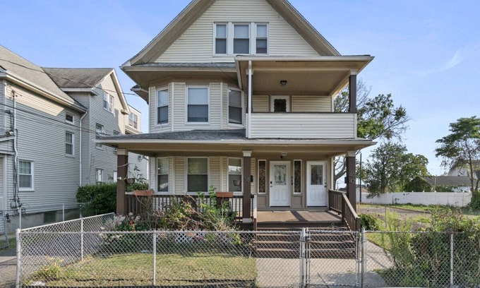 Bridgeport Apartamento | 3BR near Yale New Haven/Bridgeport