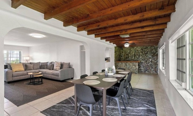 Coral Terrace Casa | 3br Oasis near Coral Gable