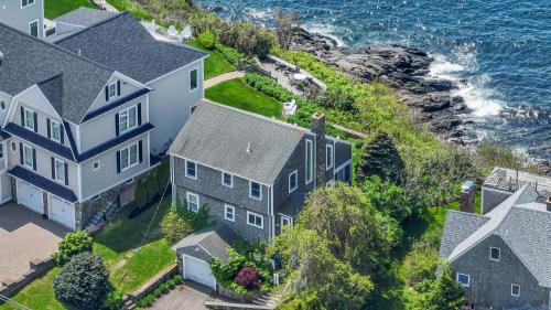 York Beach Casa | 3BR Oceanfront on Nubble Cliffs