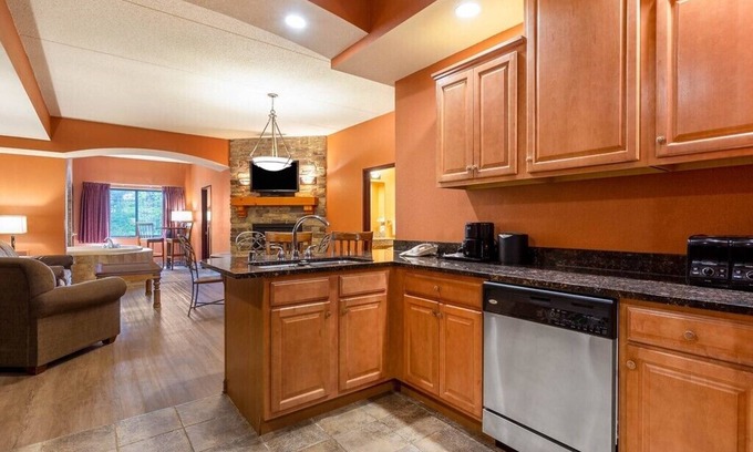Wisconsin Dells Complejo | 3BR 'Penthouse', River/Nature View, Resort Condo