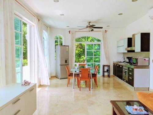 Playacar Fase I Apartamento | 3br PHouse Rooftop terrace with plunge pool and ocean view walk to beach 5th ave and Cozumel Ferry