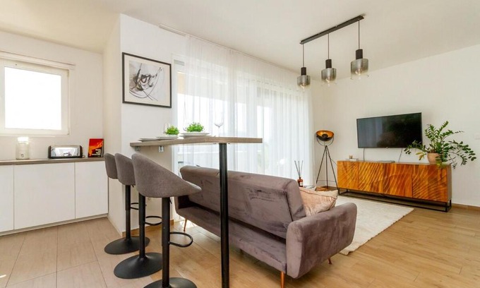 Vizafogo Apartamento | 3BR Premium Skyline Penthouse w AC by NW