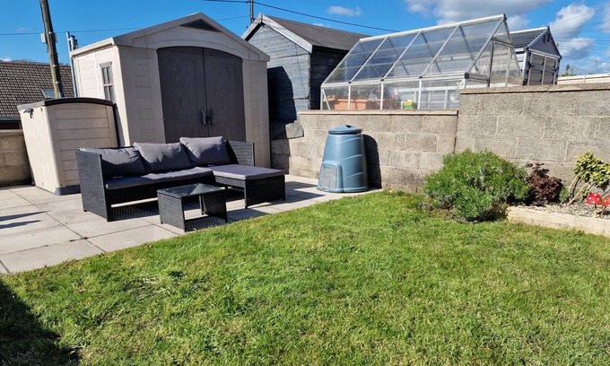 Kidwelly Casa | 3br-sleeps6-petsok-off Road Parking-garden